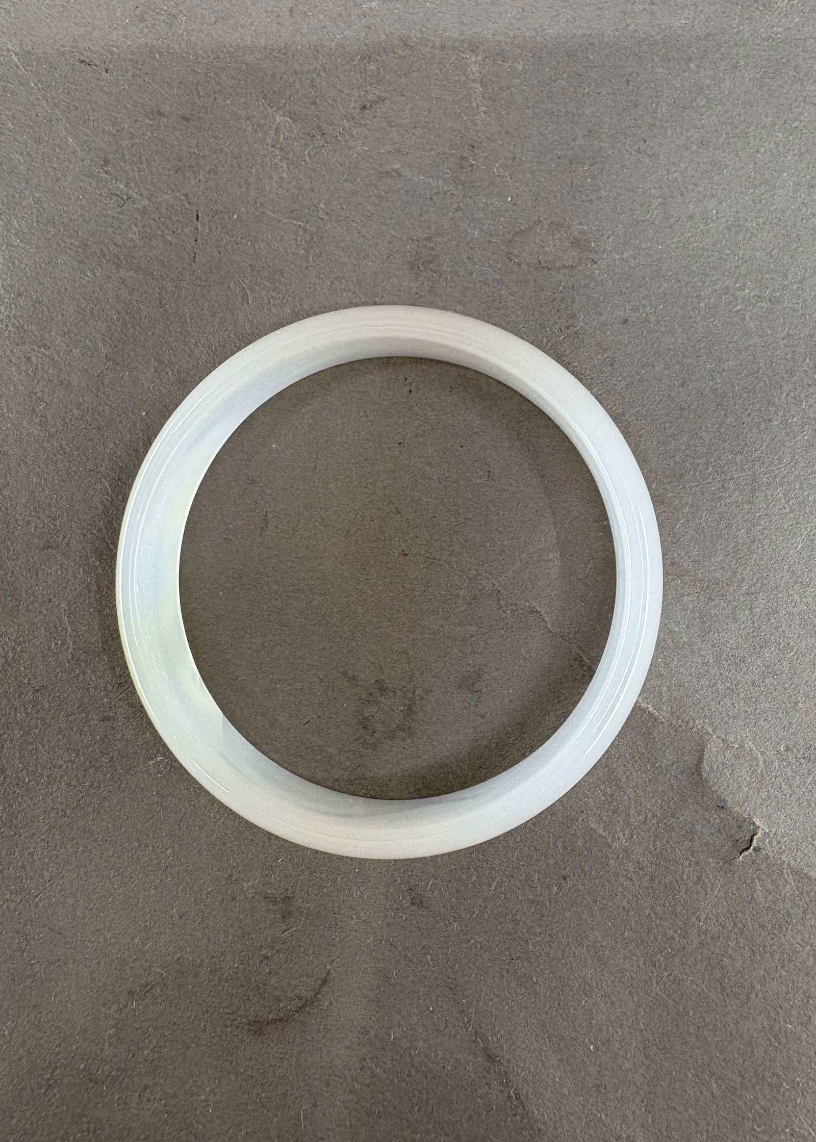 Inside Diameter 58mm Natural Agate Bracelet: Inside Diameter 58mm Natural Agate BraceletInside Diameter: 58 (mm) 2.28 (inches)Dimension: 68 x 15 (mm) 2.68 x 0.59 (inches)Weight: 0.07 lbs/ 31.63 g