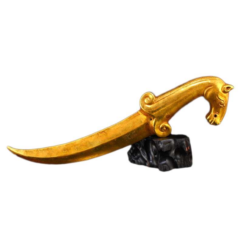 Vintage Gilt Gold Copper Statue w Dagger: Vintage Gilt Gold Copper Statue w DaggerDimension: 240 x 48 x 19 (mm) 9.45 x 1.89 x 0.75 (inches) Weight: 1.01 lbs/ 457 g