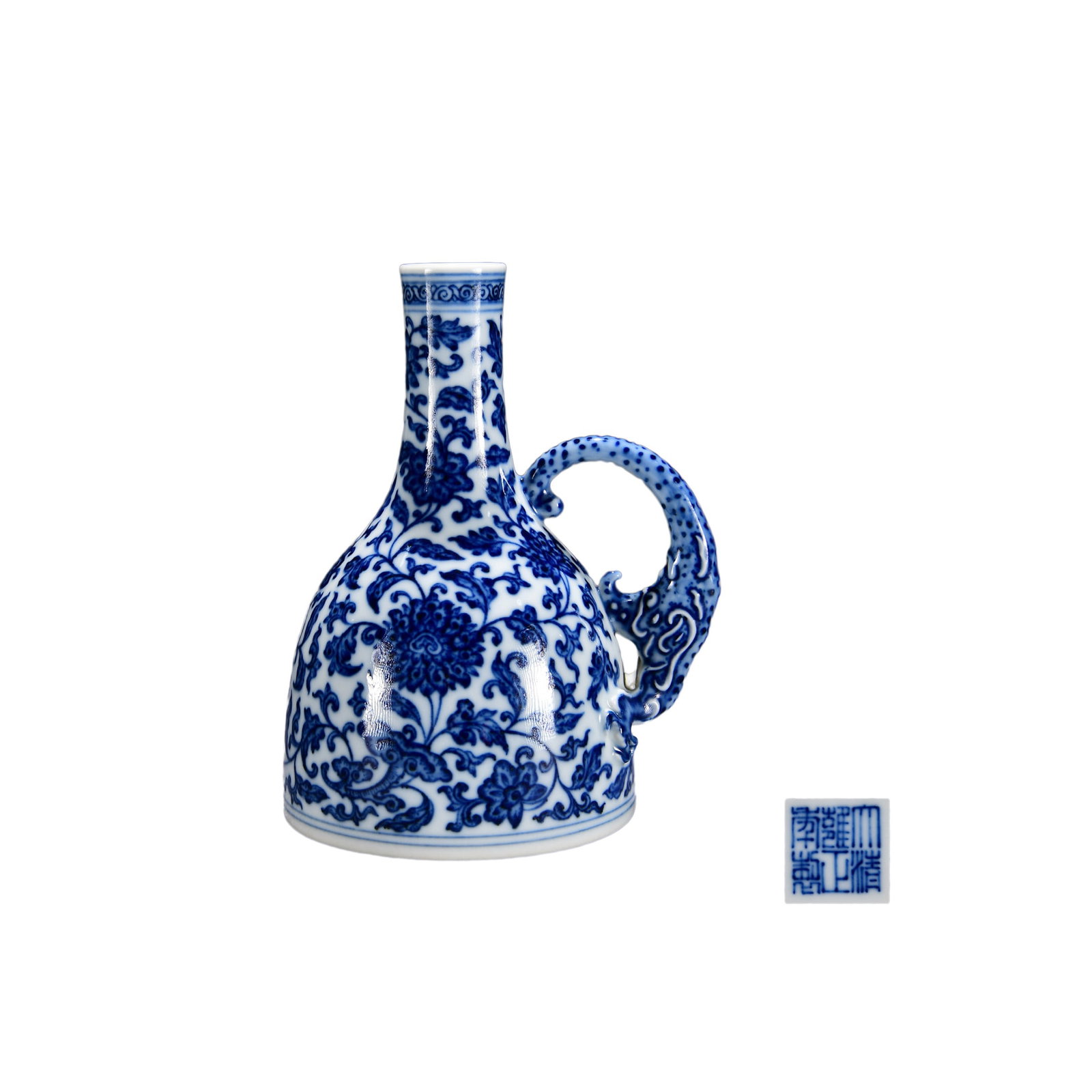 Porcelain Pot Blue And White Porcelain w Flowers,Qing Dynasty QianLong Mark: Porcelain Pot Blue And White Porcelain w Flowers,Qing Dynasty QianLong MarkDimension: 150 x 120 (mm) 5.90 x 4.72 (inches)