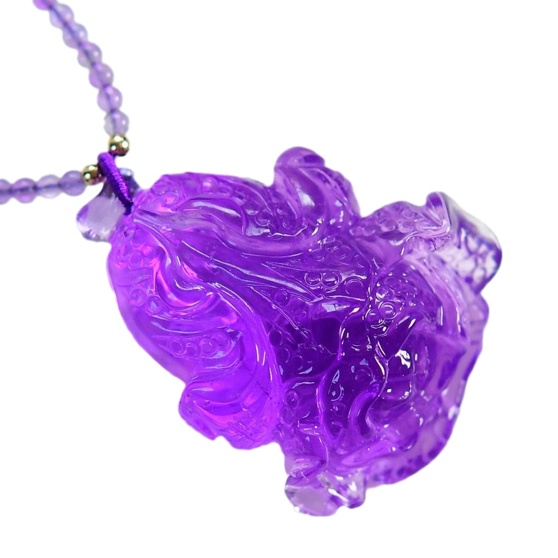 Amethyst Hand-Carved Pendant w Fortune Cabbage & Hand Woven Beads Necklace: Amethyst Hand-Carved Pendant w Fortune Cabbage & Hand Woven Beads NecklaceDimension: 35.8 x 28.6 x 16.5 (mm) 1.41 x 1.12 x 0.65 (inches)