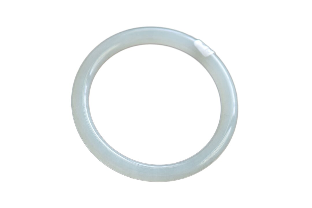 Inside Diameter 59.5mm Hetian Jade Bracelet: Inside Diameter 59.5mm Hetian Jade BraceletInside Diameter: 59.5 (mm) 2.34 (inches)Dimension: 7.9 x 6.8 (mm) 3.11 x 0.27 (inches)