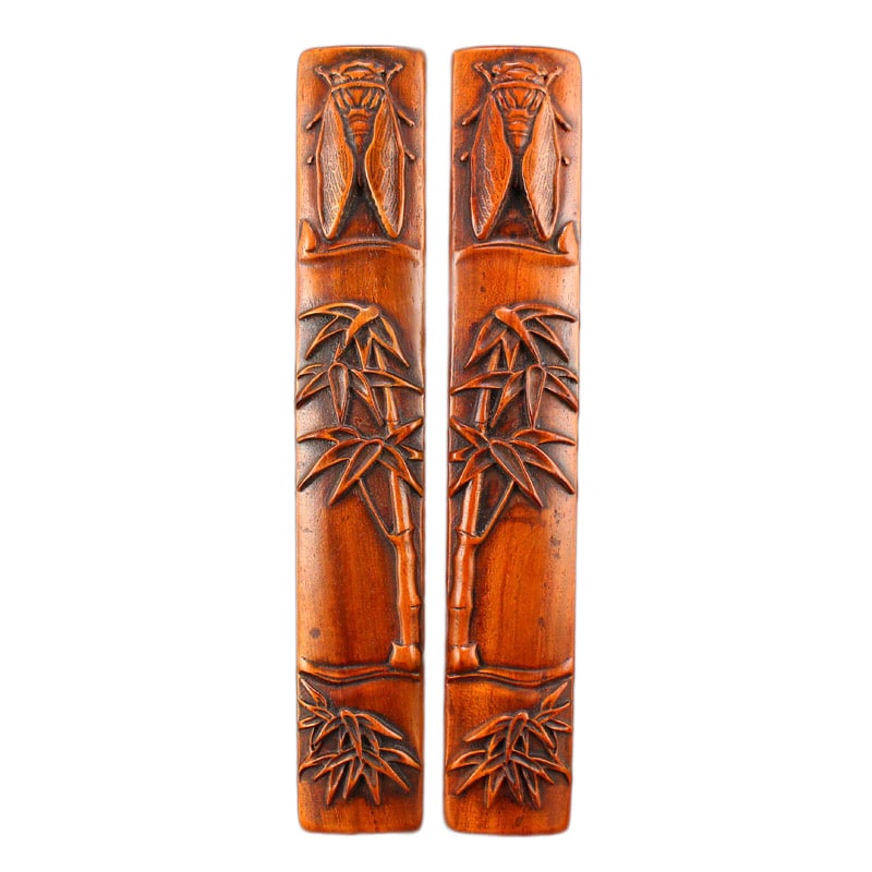 A Pair Boxwood Wood Hand-Carved Paperweight w Cicada & Bamboo: A Pair Boxwood Wood Hand-Carved Paperweight w Cicada & BambooDimension: 239 x 38 x 19 (mm) 9.41 x 1.50 x 0.75 (inches) Weight: 0.81 lbs/ 369 g