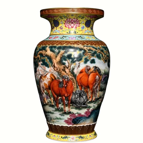 Porcelain Vase Gilt Gold Famille Rose w Eight Horse ,Qing Dynasty QianLong Mark: Porcelain Vase Gilt Gold Famille Rose w Eight Horse ,Qing Dynasty QianLong MarkDimension: 300 x 180 (mm) 11.81 x 7.09 (inches)