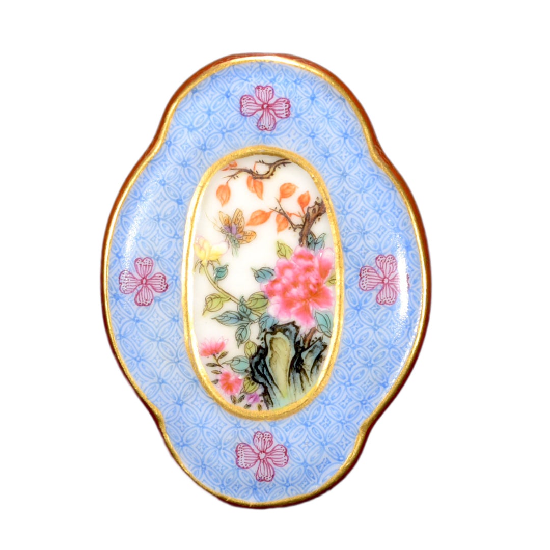 Porcelain Pendant Gilt Edge Famille Rose w Flowers & Butterfly: Porcelain Pendant Gilt Edge Famille Rose w Flowers & ButterflyDimension: 55 x 40 x 10 (mm) 2.16 x 1.57 x 0.39 (inches)