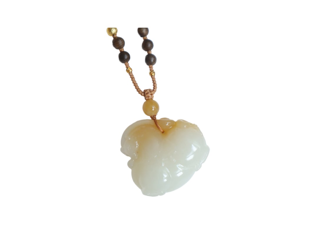 Natural Hetian Jade Hand-Carved Pendant w Horse: Natural Hetian Jade Hand-Carved Pendant w HorseDimension: 30 x 28.4 x 15.5 (mm) 1.18 x 1.12 x 0.61 (inches)