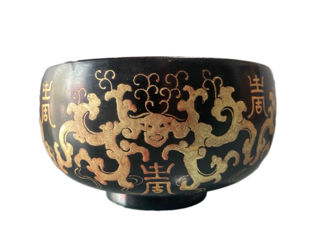 Vintage Gilt Gold Wooden-cored Lacquerware Bowl: Vintage Gilt Gold Wooden-cored Lacquerware BowlDimension: 120 x 65 (mm) 4.72 x 2.56 (inches) Weight: 0.24 lbs/ 111 g