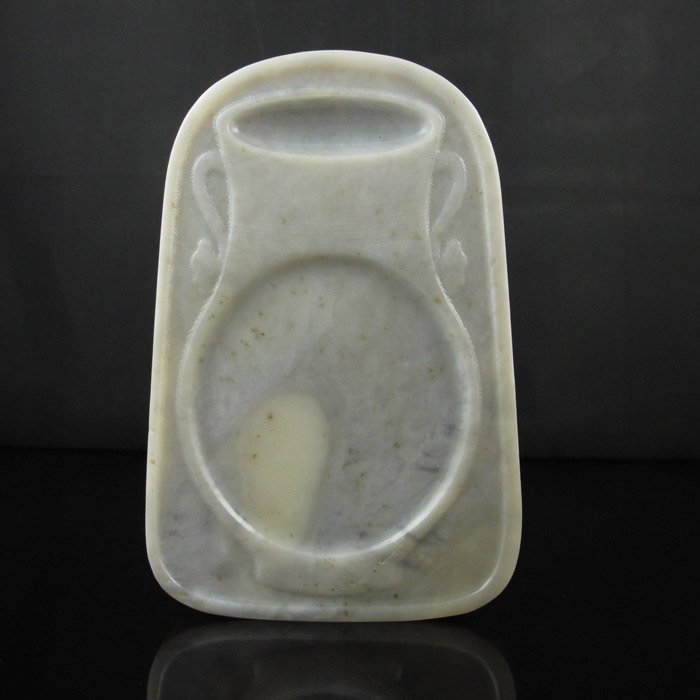 Hand-carved Chinese Jade Inkstone: Hand-carved Chinese Jade Inkstone Dimension: 135*90*18(mm) 5.31*3.54*0.71(in) Weight1.17lbs/530g