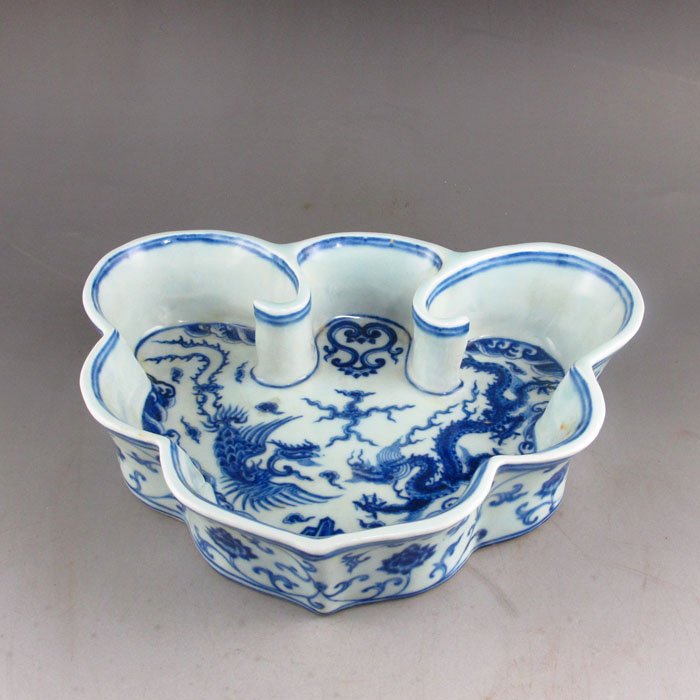 Chinese Blue And White Porcelain Brush Washer w Mark: Chinese Blue And White Porcelain Brush Washer w Ming Dy Xuan De MarkDimension:210*165*45(mm)8.27*6.50*1.77(in)Weight 1.75 lbs/796gTips about Chinese PorcelainChinese ceramic ware is an art craft that 