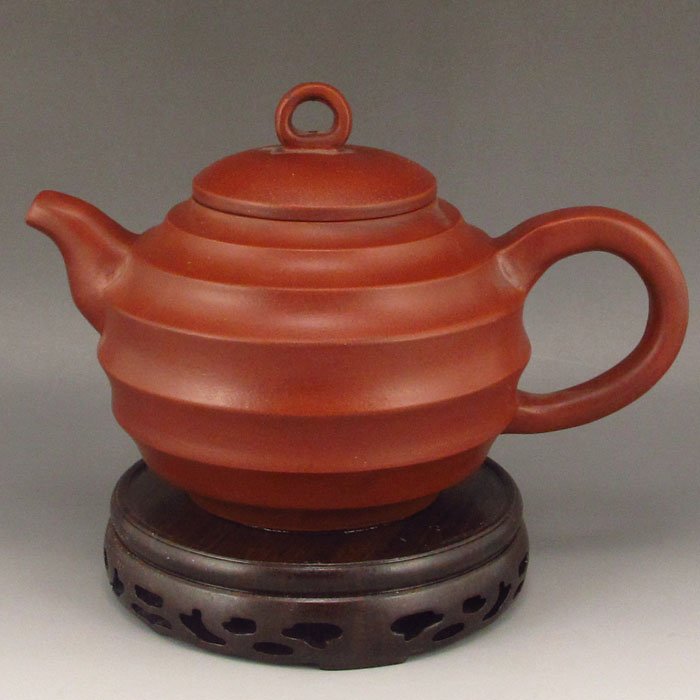 Handmade Chinese Yixing Zisha Clay Teapot Artist Signed: Handmade Chinese Yixing Zisha Clay Teapot Artist SignedDimension:107*175*111(mm) 4.21*6.89*4.37(in) Weight 0.86 lbs/392gThe total weight does not include the base. The base is not included after you h