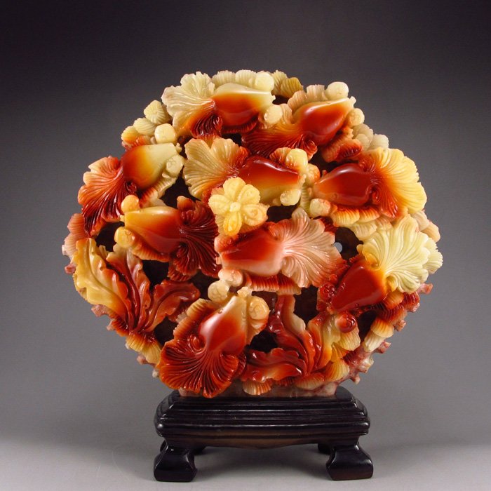 Chinese Natural Shoushan Stone Statue w Goldfishes: Hand Carved Chinese Natural Shoushan Stone Statue w Goldfishes Dimension: 195*210*40(mm)7.68*8.27*1.57(in)Weight 5.00 lbs/2270g Tips about Shoushan Stone Chinese Fujian Shoushan stone is one of four C