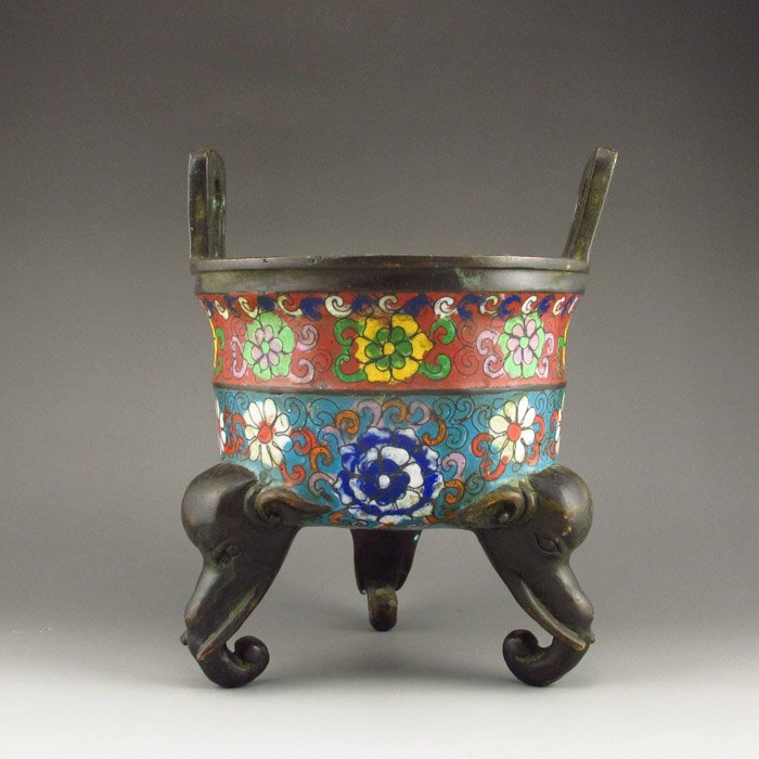 Chinese Bronze Cloisonne Incense Burner w Qianlong Mark: Handmade Chinese Bronze Cloisonne Incense Burner w Qianlong MarkDimension: 135*128*170(mm) 5.31*5.04*6.69(in) Weight 2.95 lbs/1340gTips about BronzeBronze is some of the most important pieces of Chine