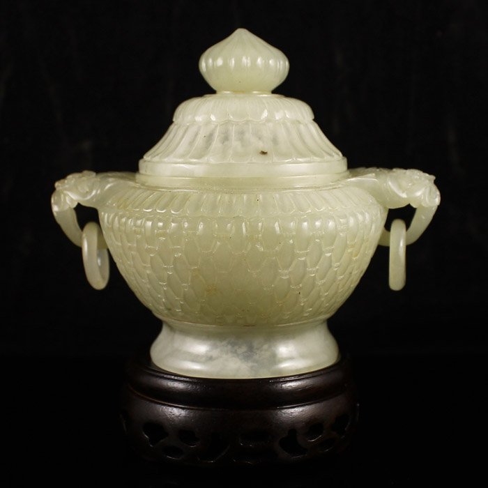 Chinese 18Th C Hetian Jade Low Relief Incense Burner: Excellent Chinese 18Th C Natural Hetian Jade Low Relief Double - Ring Incense Burner Carved Lucky Design w Lid Details:101*118*87(mm)3.98*4.65*3.43(in)Weight : 0.61 lbs/276gTips about Chinese Hetian N