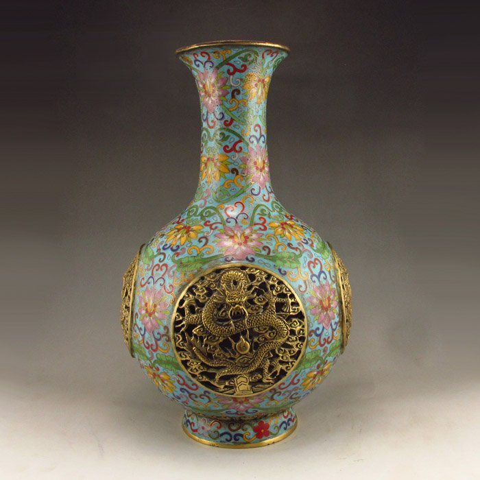 Hollow-out Carved Chinese Red Copper Cloisonne Vase: Hollow-out Carved Chinese Red Bronze Cloisonne Vase Carved Dragons w Qian Long Mark Dimension: 200*200*370(mm)7.87*7.87*14.57(in) Weight 8.26 lbs/3746g Cloisonne, Beijing Han nationality traditional h