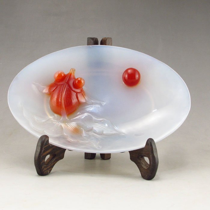 Beautiful Chinese Natural Agate Plate W Fish: Beautiful Chinese Natural Agate Plate W FishDimension: 169*110*23(mm) 6.65*4.33*0.91(in) Weight 0.58 lbs/262 gAgate is a code, Ma Nao, horse brain, is a kind of mineral chalcedony class, is often mixe
