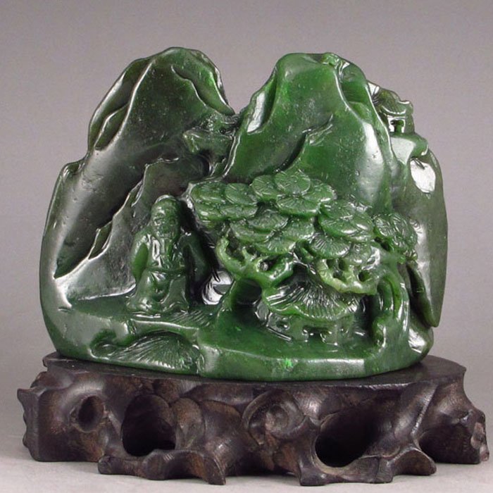 Natural Green Hetian Jade Statue - Sage & Pine Tree: Hand Carved Chinese Natural Green Hetian Jade Statue - Sage & Pine Tree Dimension: 97*73*47 (mm) 3.82*2.87*1.85 (in) Weight 0.85 lbs/384g Tips about Chinese Hetian Nephrite Jade Hetian jade is a nephr