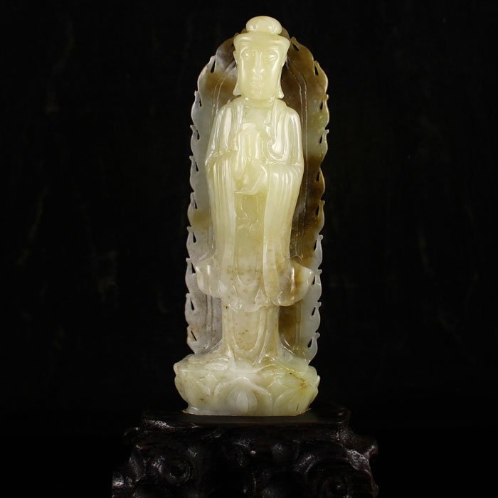 Chinese Natural Hetian Jade Statue - Kwan-yin: Chinese Natural Hetian Jade Statue - Kwan-yin Dimension: 151*51*29(mm) 5.94*2.01*1.14(in) Weight: 0.64 lbs/292 g Tips about Chinese Hetian Nephrite JadeHetian jade is a nephrite jade and is regarded a