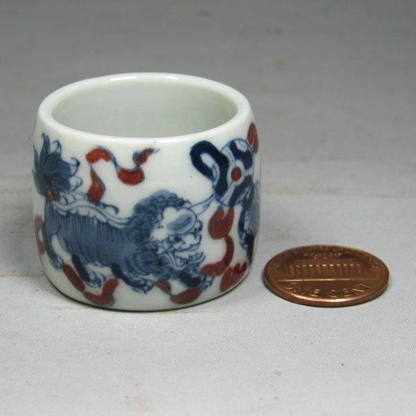 Hand-painted Chinese Dou Cai Porcelain Ring: Hand-painted Chinese Dou Cai Porcelain Ring Dimension:26*27(mm)1.02*1.06(in)Weight 0.05 lbs/21 g Tips about Chinese Porcelain Chinese ceramic ware is an art craft that has been developing since the dy