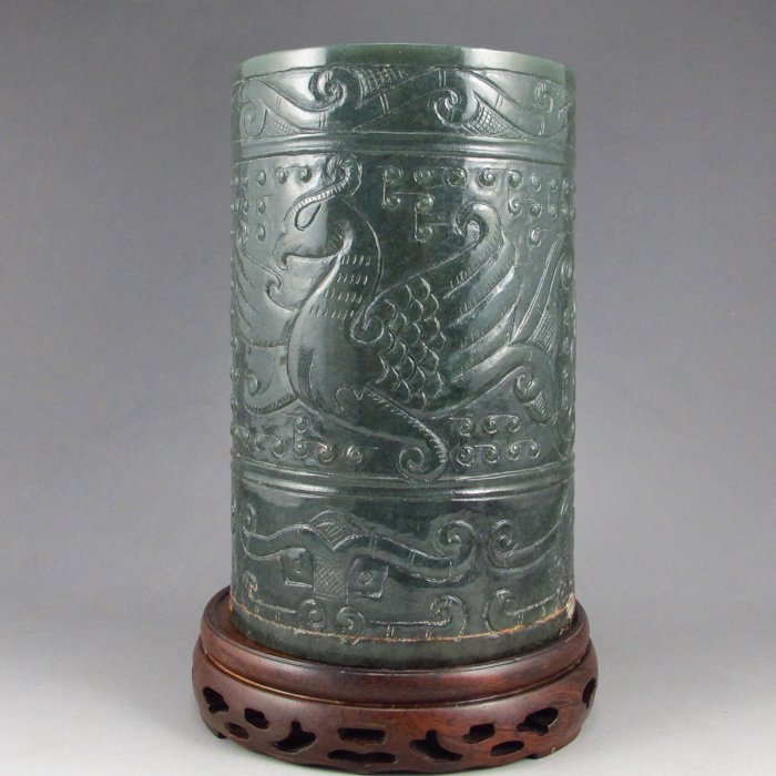 Chinese Deep Green Hetian Jade Dragon Phoenix Brush Pot: Chinese Deep Green Hetian Jade Dragon Phoenix Brush Pot Dimension: 150*97*97 (mm) 5.91*3.82*3.82 (in) Weight 1.95 lbs/884g Tips about Chinese Hetian Nephrite Jade Hetian jade is a nephrite jade and is
