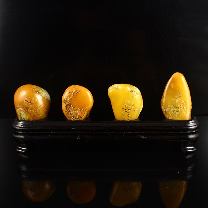 A Set Four Piece Chinese Natural Shoushan Stone Statue: A Set Four Piece Chinese Natural Shoushan Stone Statue Carved SagesDimension: 49*30*21(mm) 1.93*1.18*0.83(in) Weight 0.08 lbs/38gDimension: 41*30*21(mm) 1.61*1.18*0.83(in) Weight 0.09 lbs/40gDimension