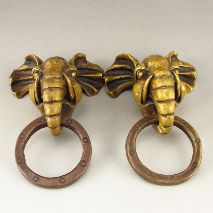 A Pair Chinese Brass Statue Elephant Head Doorbell: A Pair Chinese Brass Statue Elephant Head Doorbell Dimension: 110*68*40 (mm) 4.33*2.68*1.57 (in) Weight 1.23 lbs/560g