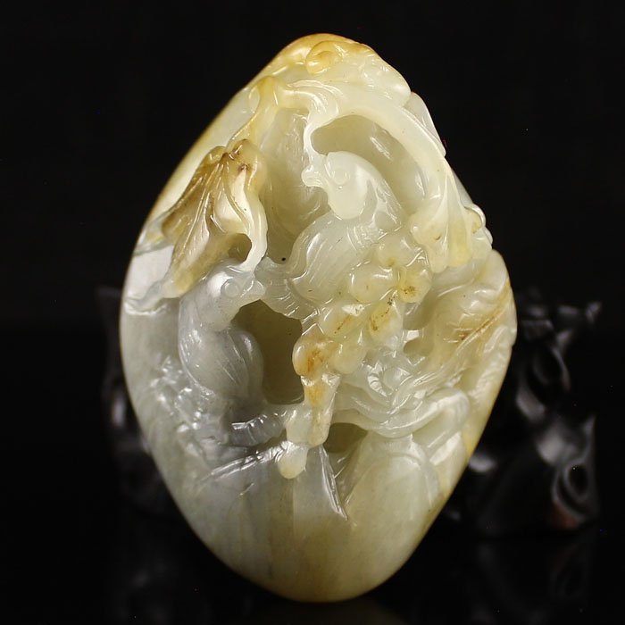 Chinese Natural Hetian Jade Pendant - Bird & Grapes: Hand Carved Chinese Natural Hetian Jade Pendant - Bird & Grapes Dimension: 68*48*30 (mm) 2.68*1.89*1.18(in) Weight 0.27 lbs/122g Tips about Chinese Hetian Nephrite Jade Hetian jade is a nephrite jade
