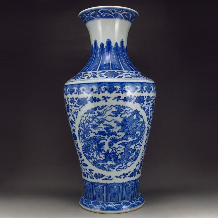 Chinese Blue And White Porcelain Vase w Qianlong Mark: Hand-painted Chinese Blue And White Porcelain Vase w Qianlong Mark Dimension: 220*220*455(mm) 8.66*8.66*17.91(in) Weight 7.20 lbs/3268g Tips about Chinese PorcelainChinese ceramic ware is an art craft