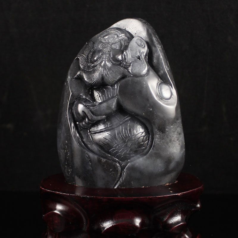 Hand Carved Chinese Natural Hetian Jade Statue: Hand Carved Chinese Natural Hetian Jade Statue - Zhongkui, Ghost Chaser Dimension:121*77*33(mm)4.76*3.03*1.30(in) Weight 0.99 lbs/448 g Tips about Chinese Hetian Nephrite Jade Hetian jade is a nephrit