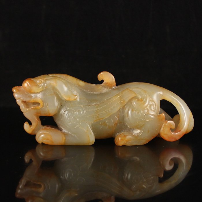 Vintage Chinese Natural Hetian Jade Unicorn Statue: Vintage Chinese Natural Hetian Jade Unicorn StatueDimension: 115*35*40(mm) 4.53*1.38*1.57(in) Weight 0.42 lbs/192 g Tips about Chinese Hetian Nephrite JadeHetian jade is a nephrite jade and is regarde