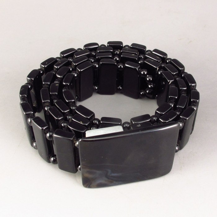 Handmade Chinese Natural Black Agate Belt: Handmade Chinese Natural Black Agate Belt Dimension:1110*41*12 (mm)43.70*1.61*0.47(in) Weight 0.78 lbs/354 g Agate is a code, Ma Nao, horse brain, is a kind of mineral chalcedony class, is often mixed
