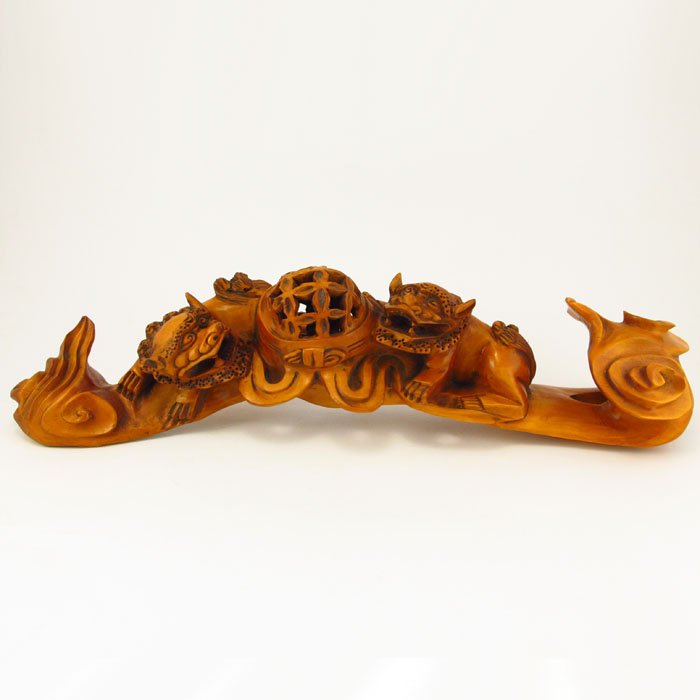 Chinese Natural Boxwood Hard Wood Statue - Lions & Ball: Chinese Natural Boxwood Hard Wood Statue - Lions & Ball Dimension: 400*110*80 (mm) 15.75*4.33*3.15 (in) Weight 1.40 lbs/636 g Tips about boxwood Chinese boxwood is originally milky yellow. After polis