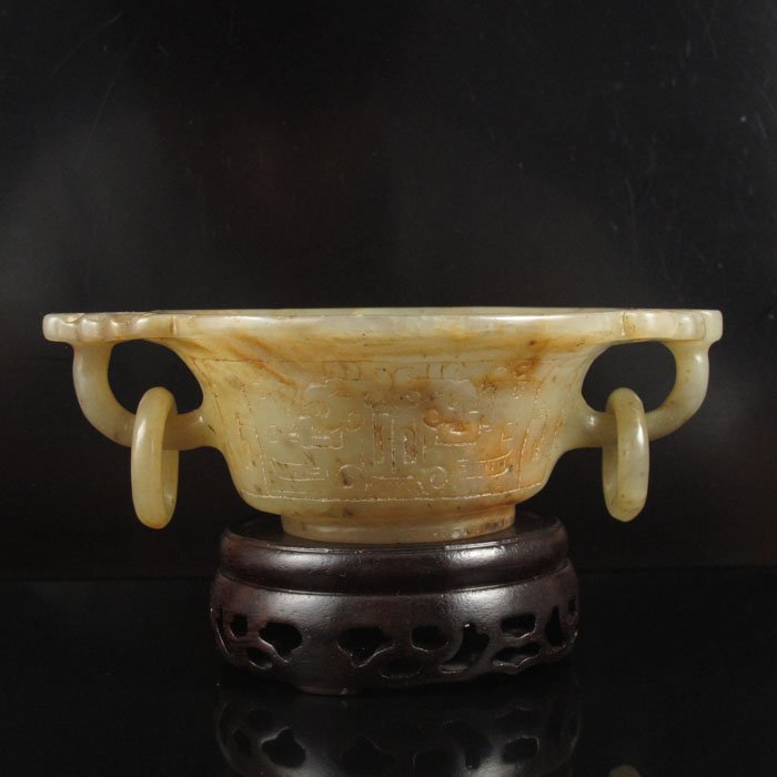 Chinese Natural Hetian Jade Double-ring Brush Washers: Vintage Chinese Natural Hetian Jade Double-ring Brush Washers Dimension: 137*97*47 (mm)5.39*3.82*1.85(in) Weight 0.43 lbs/194 g Tips about Chinese Hetian Nephrite Jade Hetian jade is a nephrite jade a