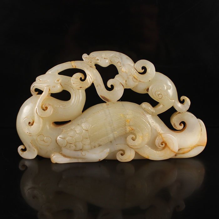 Vintage Chinese Hetian Jade Statue - Dragon & Phoenix: Vintage Chinese Natural Hetian Jade Statue - Dragon & Phoenix Dimension: 136*74*27(mm)5.35*2.91*1.06(in) Weight 0.63 lbs/286 g Tips about Chinese Hetian Nephrite Jade Hetian jade is a nephrite jade an