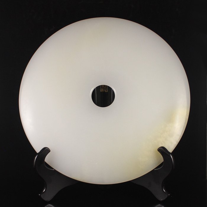 Chinese Natural White Hetian Jade Statue: Chinese Natural Hetian Jade Statue Dimension:315*315*15(mm)12.40*12.40*0.59(in)Weight 7.56 lbs/3428 g Tips about Chinese Hetian Nephrite JadeHetian jade is a nephrite jade and is regarded as the only