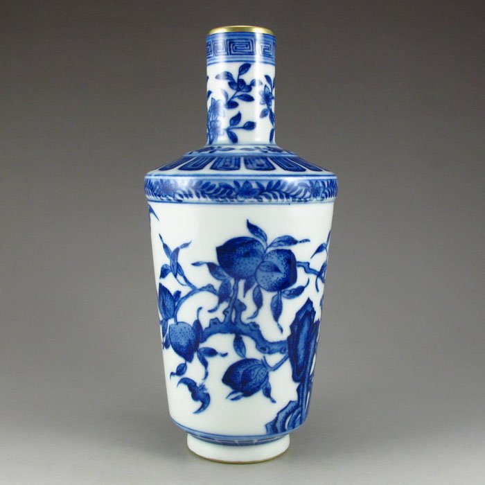 Chinese Gilt Edge Blue And White Porcelain Vase: Hand-painted Chinese Gilt Edge Blue And White Porcelain Vase w Qianlong Mark Dimension: 70*70*160(mm) 2.76*2.76*6.3(in) Weight 0.46 lbs/208 g Tips about Chinese Porcelain Chinese ceramic ware is an ar