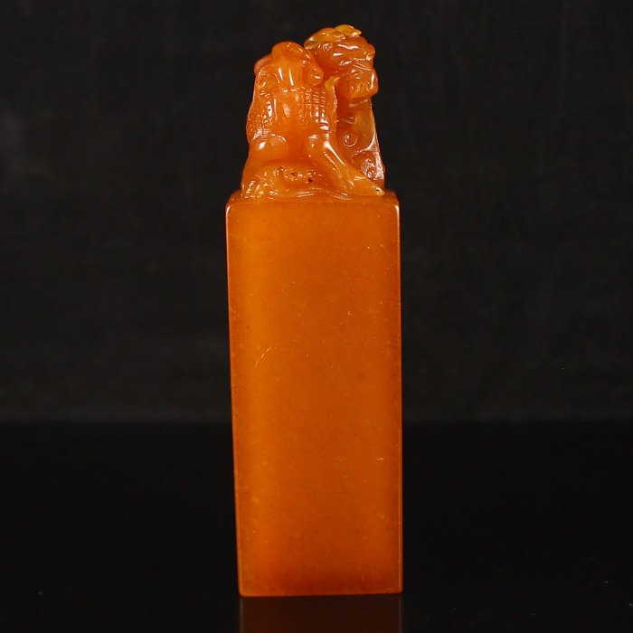 Chinese Natural Shoushan Stone Seal Statue - Dragon: Chinese Natural Shoushan Stone Seal Statue - Dragon Dimension: 97*29*29(mm)3.82*1.14*1.14(in) Weight 0.39 lbs/176g Tips about Shoushan Stone Chinese Fujian Shoushan stone is one of four Chinese tradit