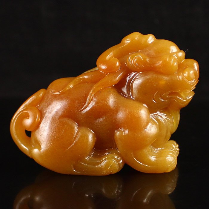 Chinese Natural Shoushan Stone Statue - Pi Xiu: Superb Chinese Natural Shoushan Stone Statue - Pi Xiu Dimension:70*50*26 (mm)2.76*1.97*1.02 (in) Weight 0.23 lbs/104g Tips about Shoushan Stone Chinese Fujian Shoushan stone is one of four Chinese tra