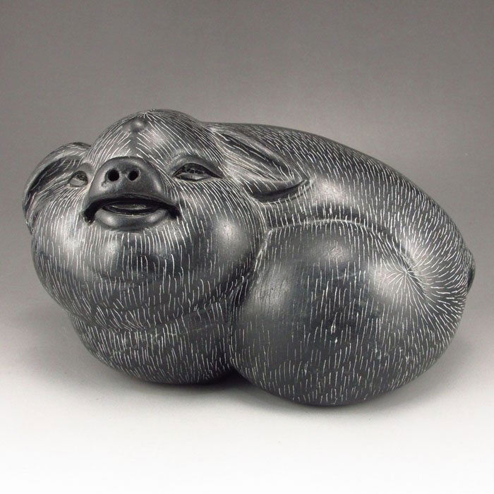 Hand-carved Chinese Natural Jade Statue - Fortune Pig: Hand-carved Chinese Natural Jade Statue - Fortune Pig Dimension: 200*140*115(mm)7.87*5.51*4.53(in)Weight 9.96 lbs/4518g