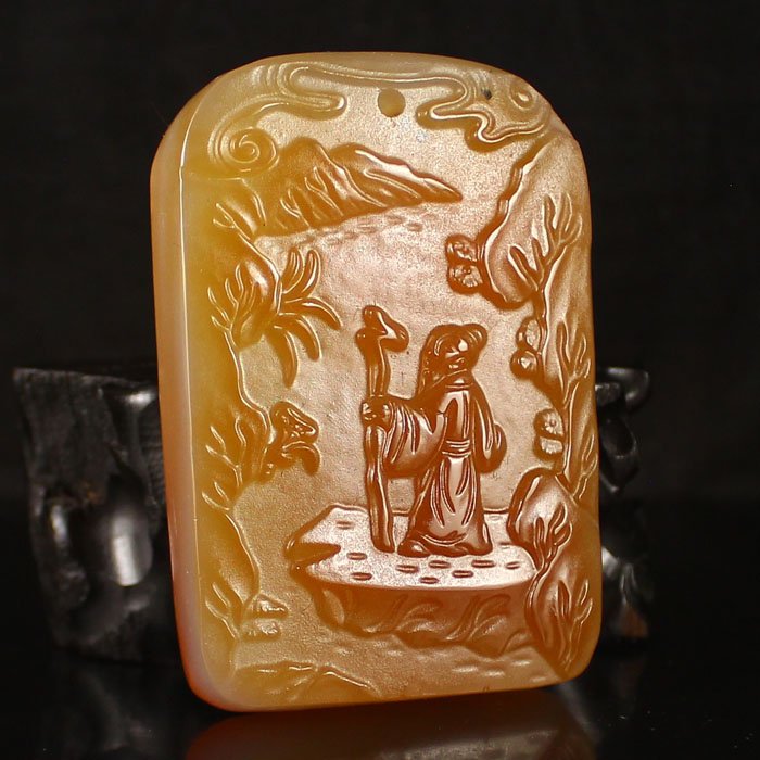 Hand-carved Chinese Natural Zircon Pendant - Sage & Poe: Hand-carved Chinese Natural Zircon Pendant - Sage & Poetry Dimension:65*44*12(mm)2.56*1.73*0.47(in)Weight 0.17 lbs/78 g The total weight does not include the base. The base is not included after you h