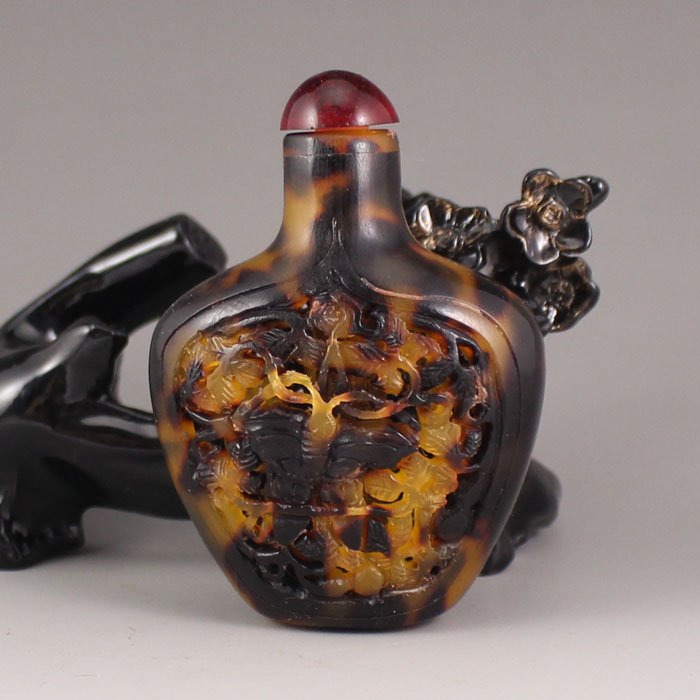 Openwork Chinese Daimao Snuff Bottle (1 of 7)