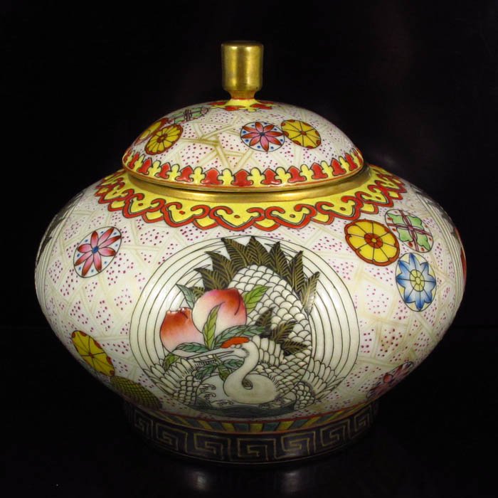 Chinese Gold-plated Famille Rose Porcelain Tea Caddy (1 of 8)