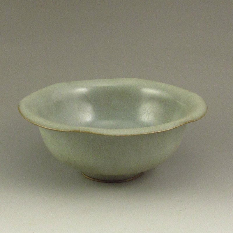 Chinese Long Quan Kiln Porcelain Bowl (1 of 6)