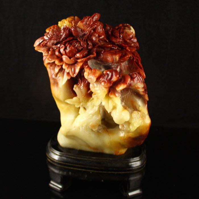 Chinese Natural Shoushan Stone Statue - Magpie & Peony: Superb Chinese Natural Shoushan Stone Statue - Magpie & Peony Dimension: 150*100*80(mm) 5.91*3.94*3.15(in) Weight 2.48 lbs/1127 Tips about Shoushan Stone Chinese Fujian Shoushan stone is one of four C