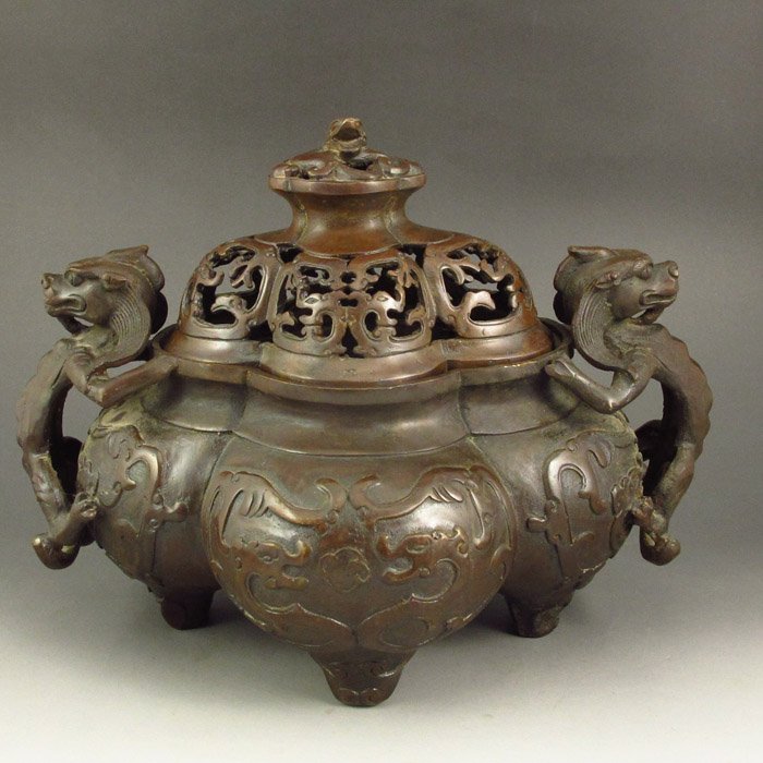 Chinese Bronze Double Ears Incense Burner w Mark: Chinese Bronze Double Ears Incense Burner w Mark Dimension:230*175*190(mm)9.06*6.89*7.48(in)Weight 4.28 lbs/1941 g Tips about BronzeBronze is some of the most important pieces of Chinese art, warranti