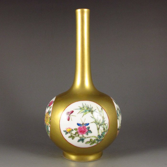 Chinese Gold-plating Famille Rose Porcelain Vase: Hand-painted Chinese Gold-plating Famille Rose Porcelain Vase w Qianlong Mark Dimension: 165*85*85 (mm) 6.50*3.35*3.35(in) Weight 0.41 lbs/186g Tips about Chinese Porcelain Chinese ceramic ware is an 