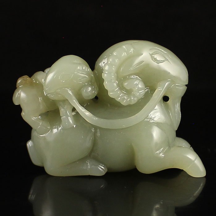 Chinese Natural Hetian Jade Carved Ruyi Sheeps Statue (1 of 7)