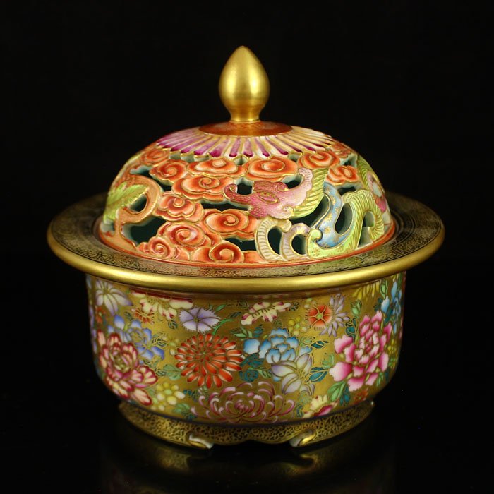 Superb Chinese Famille Rose Porcelain Incense Burner (1 of 5)