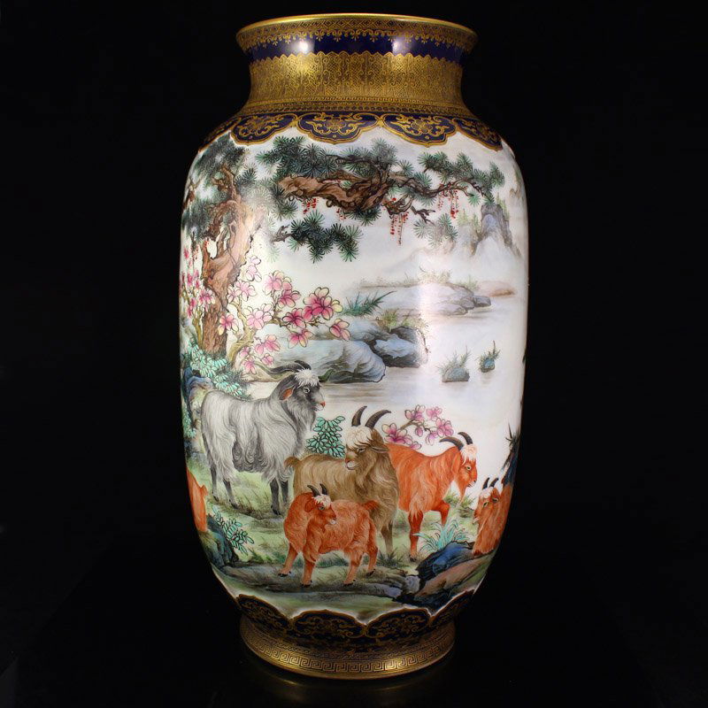 Superb Chinese Gold-plated Enamel Porcelain Big Vase (1 of 10)