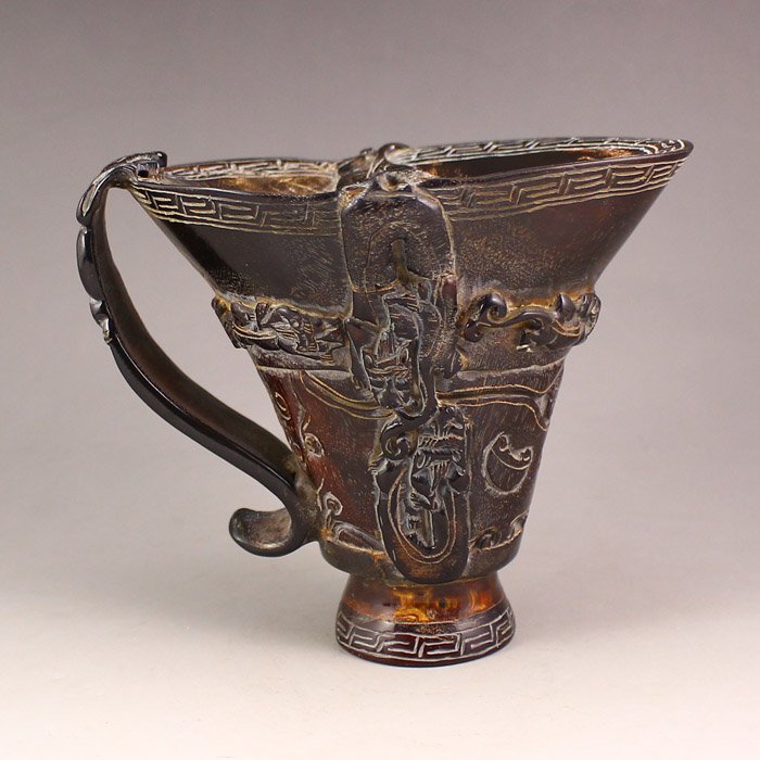 Vintage Chinese Ox Horn Sacrifice Cup: Vintage Chinese Ox Horn Sacrifice Cup Dimension: 137*115*90 (mm) 5.39*4.53*3.54(in) Weight 0.95 lbs/429g Tips about horn sculpture Horn sculpture has a long history. The horn sculpture is usually made