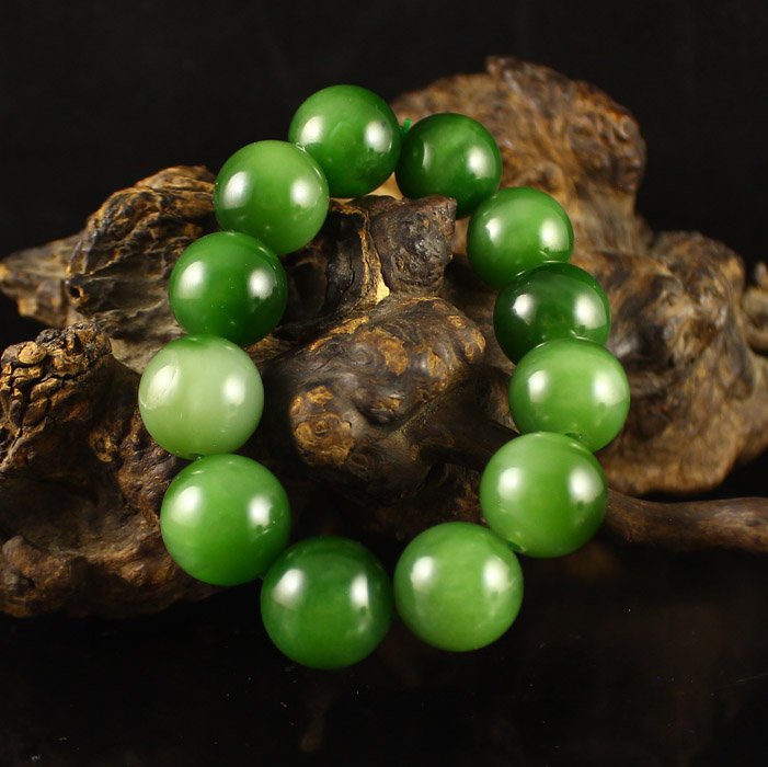 16mm Beautiful Chinese Green Hetian Jade Beads Bracelet (1 of 6)
