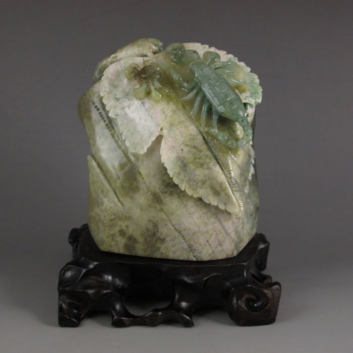 Chinese Natural Dushan Jade Statue w Scorpion: Chinese Natural Dushan Jade Statue w Scorpion Dimension: 88*77*42(mm) 3.46*3.03*1.65(in) Weight 1.00 lbs/454 g Tips about Dushan Jade Chinese Dushan jade has pure quality and greasy or glassy surface.